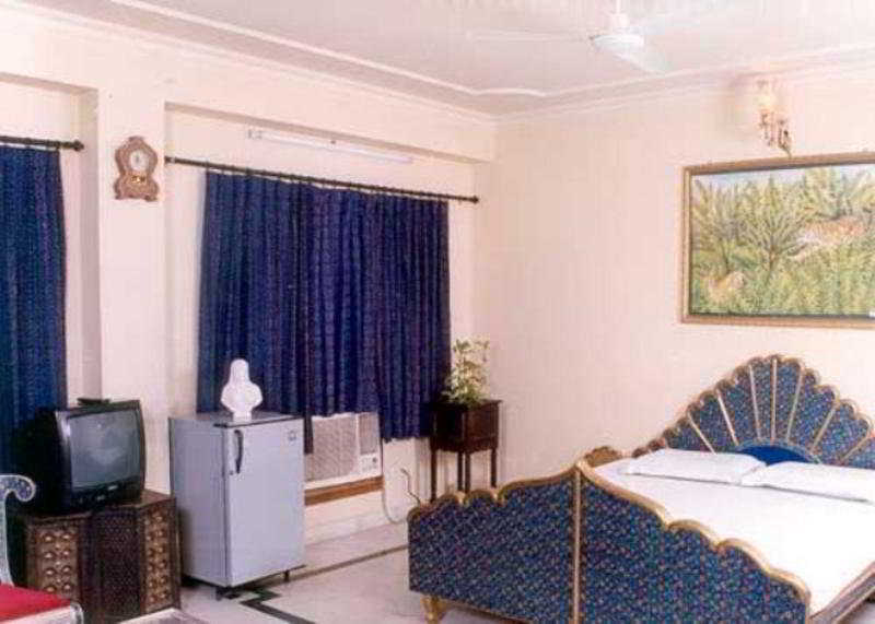 Hotel Aashish Jaipur Exteriör bild