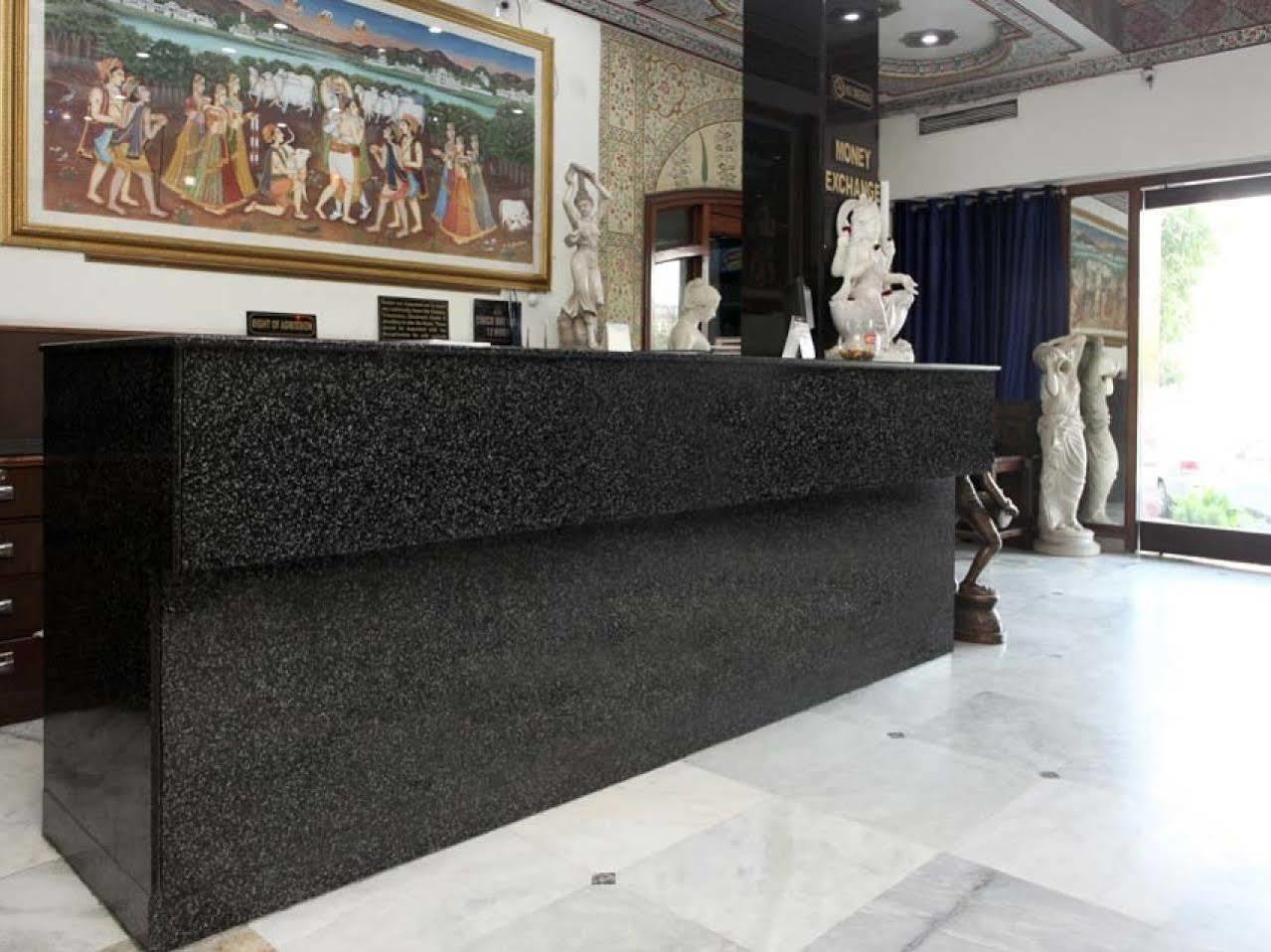 Hotel Aashish Jaipur Exteriör bild